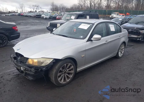 2011 BMW 328I xDrive z USA, uszkodzony, nr VIN WBAPK5C59BA658035